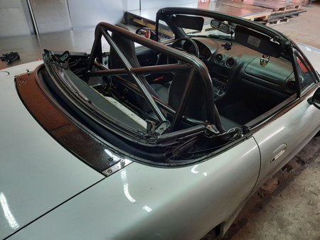 Bolt-in Half Roll Cage Mazda MX5 NA NB Miata Red