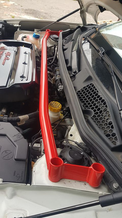 Front upper strut bar Alfa Romeo Giulietta Red