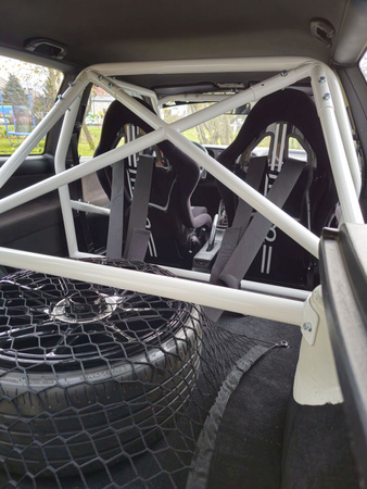 Bolt-in Roll Cage VW Golf 3 Red
