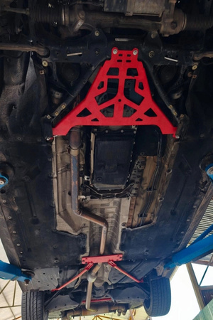 Rozpórka BMW 1 F20 F21 2 F22 F23 3 F30 F31 F34 F35 4 F32 F33 F36 przednia dolna Stal