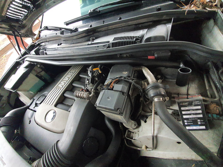 Front upper strut bar BMW X5 E53 Black