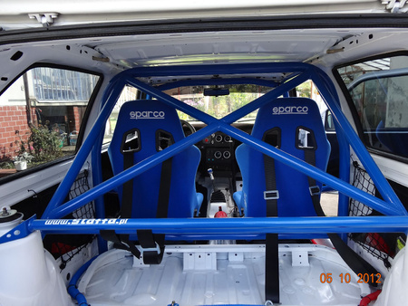 Bolt-in Roll Cage VW Golf 2 Red
