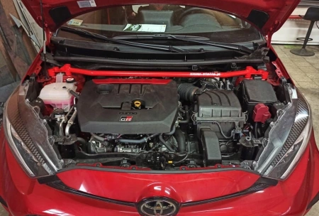 Rozpórka Toyota GR Yaris GR Four przednia górna White
