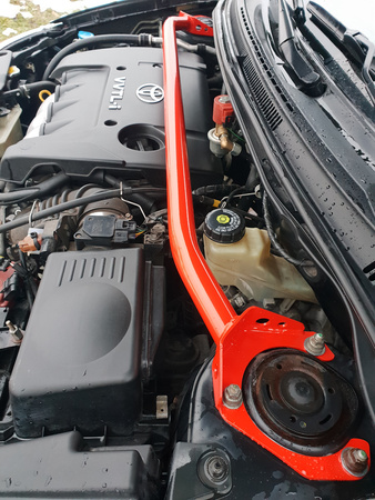 Rozpórka Toyota Corolla E12 przednia górna Red