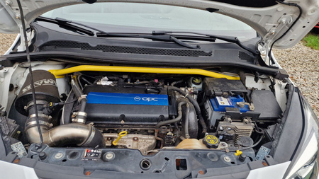 Rozpórka Opel Corsa D E OPC przednia górna Red